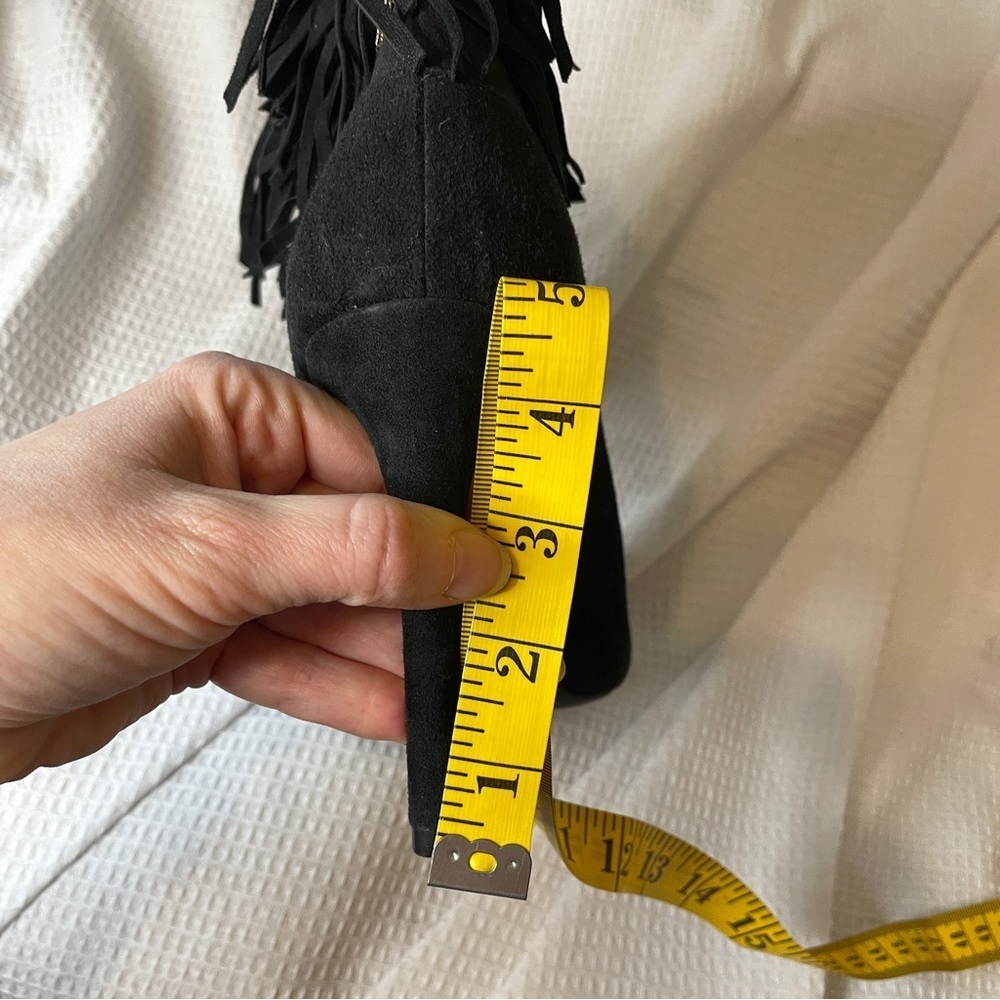 Gianni Bini women’s size 8 medium suede fringed high heeled booties, black. - Picture 5 of 8